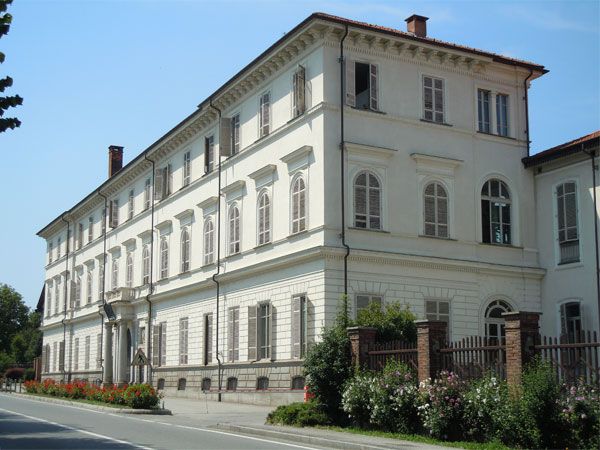 Saluzzo, Residenza Tapparelli