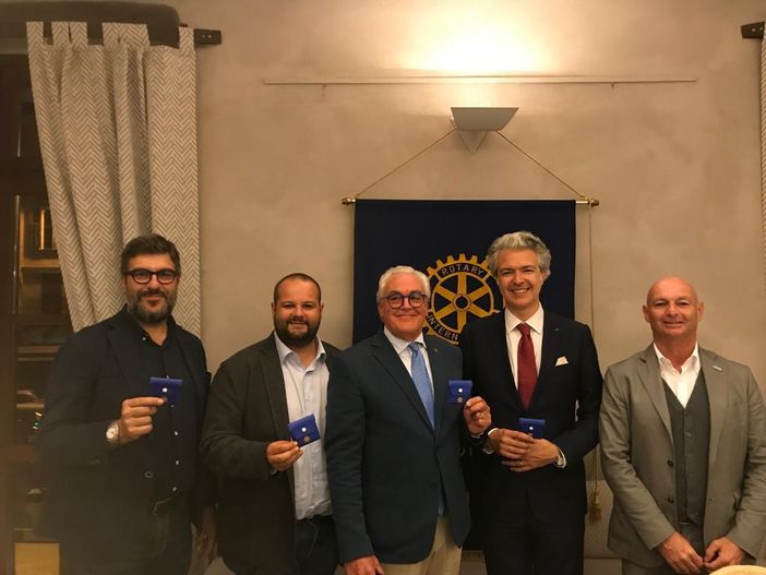 Mauro Calderoni, Maurizio Bodrero, Luigi Musacchio, Willi Brignone, Livio Cismondi al lancio della campagna per il corretto smaltmento dei mozziconi di sigaretta. Mauro Calderoni, Maurizio Bodrero, Luigi Musacchio, Willi Brignone, Livio Cismondi al lancio della campagna per il corretto smaltmento dei mozziconi di sigaretta.