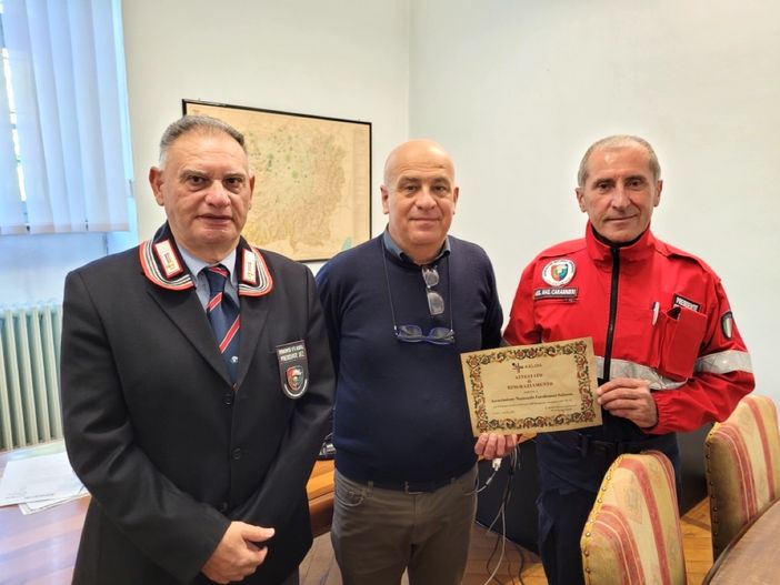 Covid 19: una pergamena per ringraziare l'Associazione Carabinieri di Saluzzo