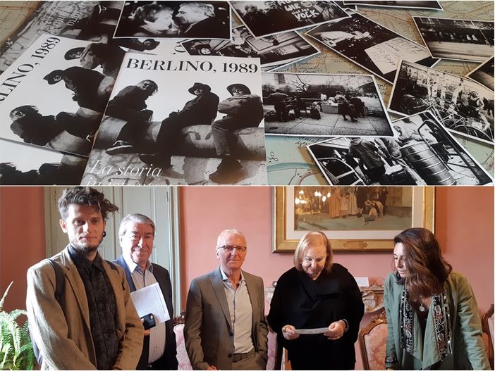 Saluzzo, conferenza stampa della mostra Berlino 1989: La Storia in istantanea. nella foto in basso, Mario Francesco Simeone, Giorgio Garuzzo, Mario Laporta, Rosalba Garuzzo, Attilia Gullino Saluzzo, conferenza stampa della mostra Berlino 1989: La Storia in istantanea. nella foto in basso, Mario Francesco Simeone, Giorgio Garuzzo, Mario Laporta, Rosalba Garuzzo, Attilia Gullino