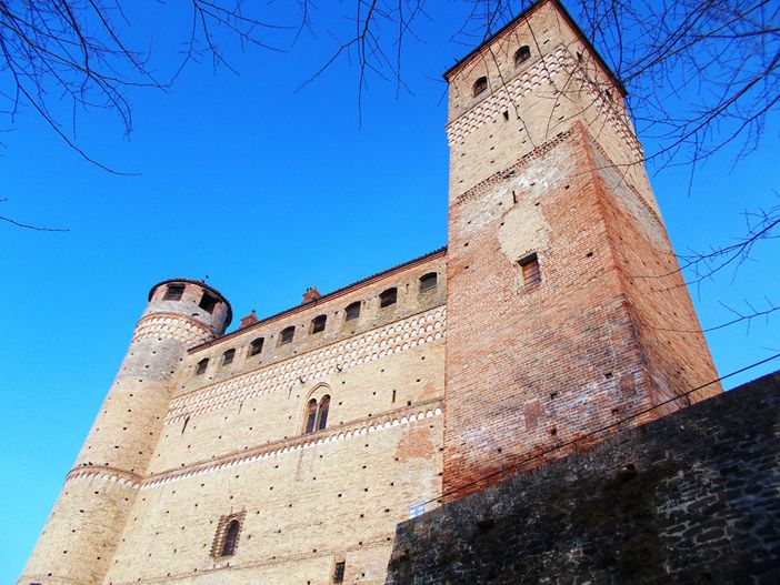 Castelli e fiere primaverili nel "weekend lungo" d'inizio giugno in provincia di Cuneo Castelli e fiere primaverili nel "weekend lungo" d'inizio giugno in provincia di Cuneo