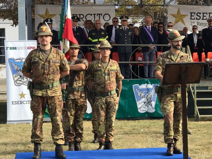 Cerimonia alla Vian di Cuneo per il cambio di comando del 2° Alpini: il colonnello Sgueglia lascia per andare in Kosovo [FOTO e VIDEO]