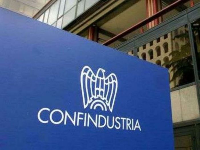 Emergenza sanitaria, Confindustria: "Basta polemiche, lavoriamo tutti con responsabilità"