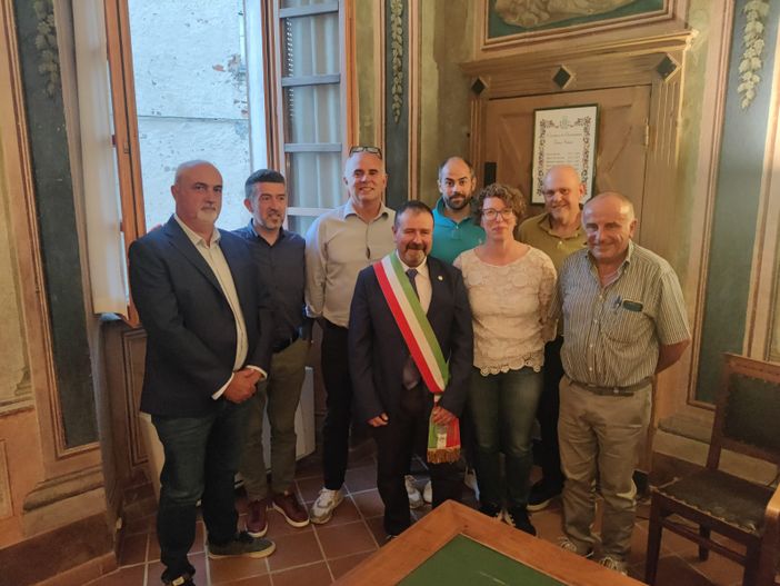 Insediata la nuova amministrazione di Clavesana con il neo sindaco Bruno Terreno Insediata la nuova amministrazione di Clavesana con il neo sindaco Bruno Terreno