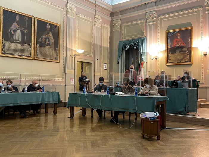 Un momento del consiglio comunale