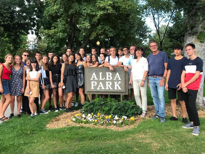 Il gruppo di studenti del Cocito all'Alba Park di Medford