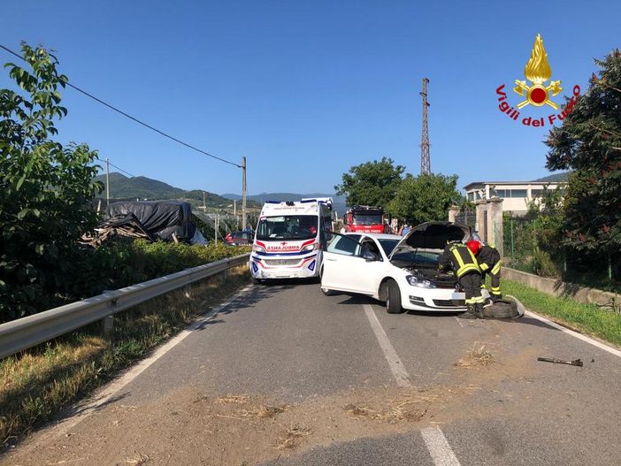 Incidente stradale a Costigliole Saluzzo: coinvolto un solo mezzo Incidente stradale a Costigliole Saluzzo: coinvolto un solo mezzo