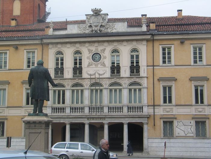 Il municipio di Mondovì Il municipio di Mondovì