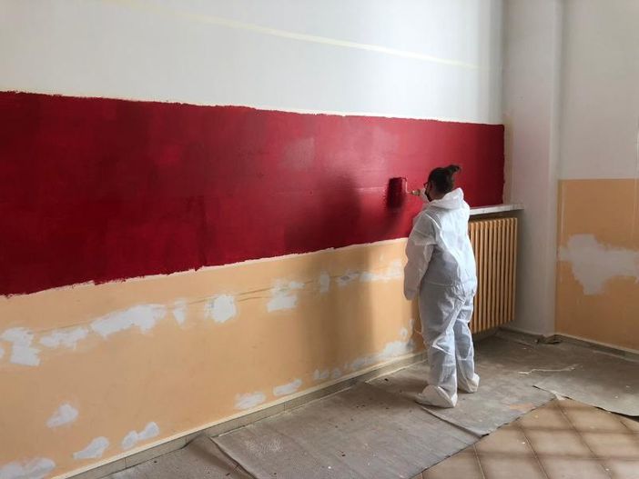 Ceva, al Baruffi gli ultimi giorni di vacanza per riqualificare aule e corridoi alluvionati Ceva, al Baruffi gli ultimi giorni di vacanza per riqualificare aule e corridoi alluvionati