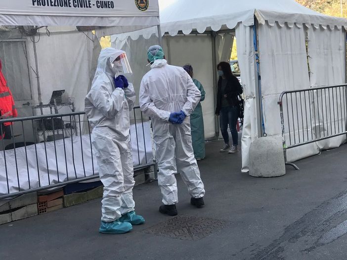 A Cuneo oltre 600 le persone positive. Il Comune, in vista di Halloween, richiama famiglie e giovani alla responsabilità