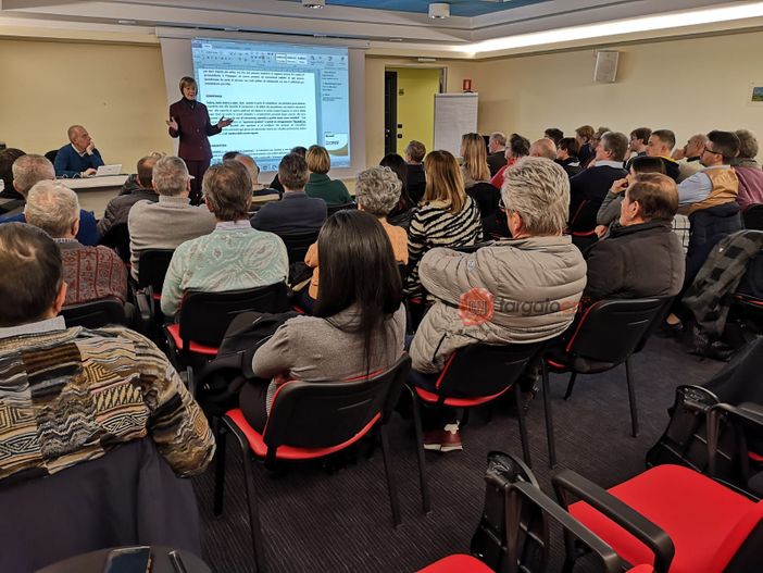 Le 6… Cento Lampadine di Cristina Ballario. Presentato Enzo Brizio che correrà con lei (VIDEO) Le 6… Cento Lampadine di Cristina Ballario. Presentato Enzo Brizio che correrà con lei (VIDEO)