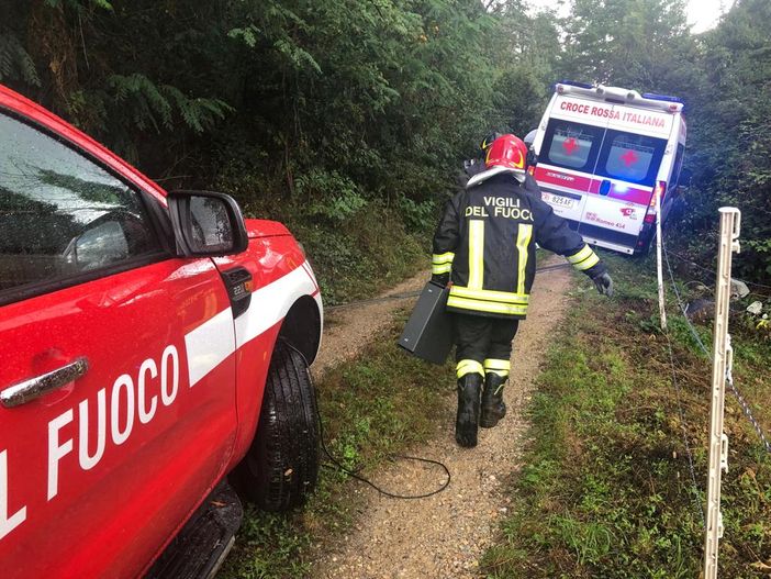 Strada sterrata resa impraticabile dalla pioggia: ambulanza resta bloccata sulla collina di Busca Strada sterrata resa impraticabile dalla pioggia: ambulanza resta bloccata sulla collina di Busca