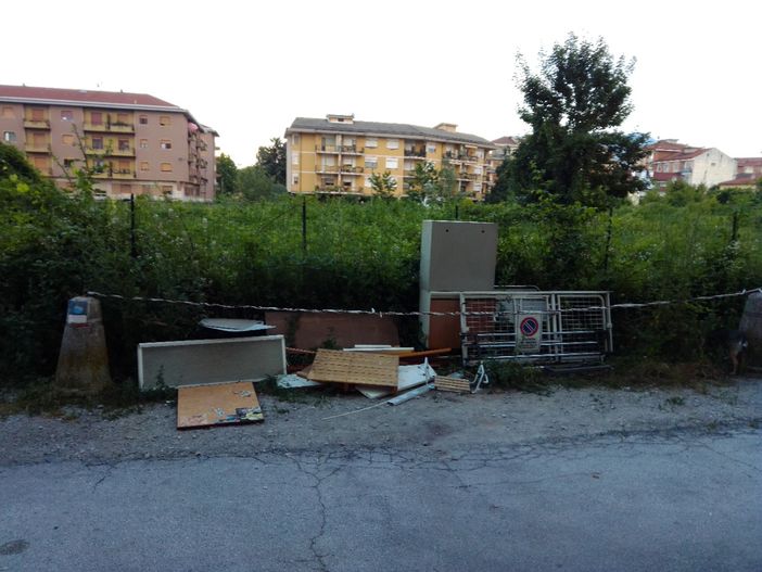 Cuneo: degrado in piazza Lanteri e via Ettore Rosa