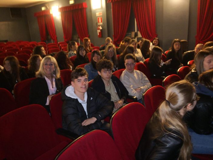 Gli studenti del Denico Pellico Rivoira di Saluzzo allo spettacolo "Maitre Mo"