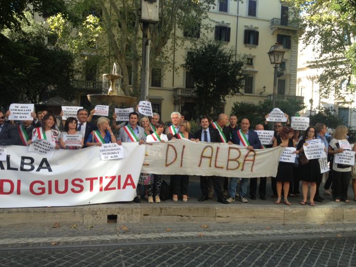 Alba, si sale sui pullman Alba, si sale sui pullman