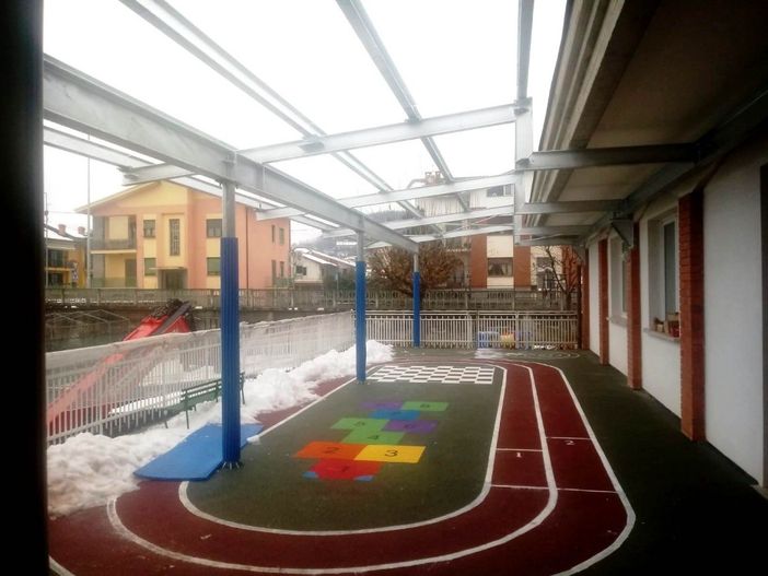 Busca, un'area-gioco coperta all’esterno dell'asilo di via Pes di Villamarina Busca, un'area-gioco coperta all’esterno dell'asilo di via Pes di Villamarina