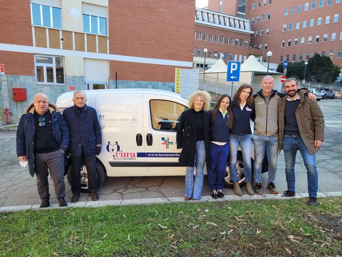 Un'auto per l'attività di cure palliative grazie a La Cura nello Sguardo e CRSavigliano