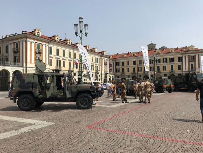 Oggi a Cuneo la festa del 2° Reggimento Alpini e del rientro del contingente italiano dalla Lettonia