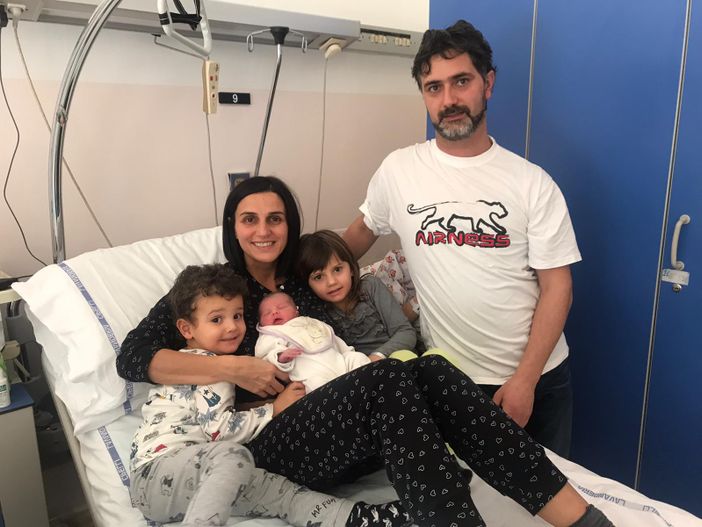 Mamma Daniela e papà Robertio con i figli Letizia, Tiziano ed Elisabetta