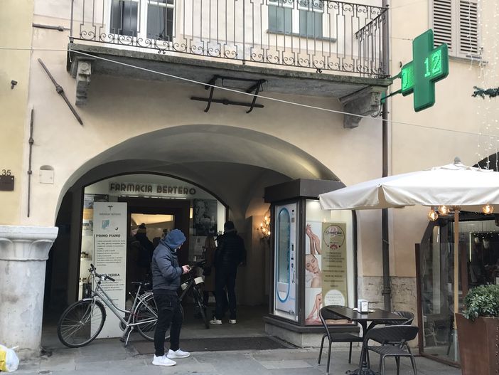 Farmacie prese d'assalto: tanti tamponi per partecipare serenamente al Natale in famiglia