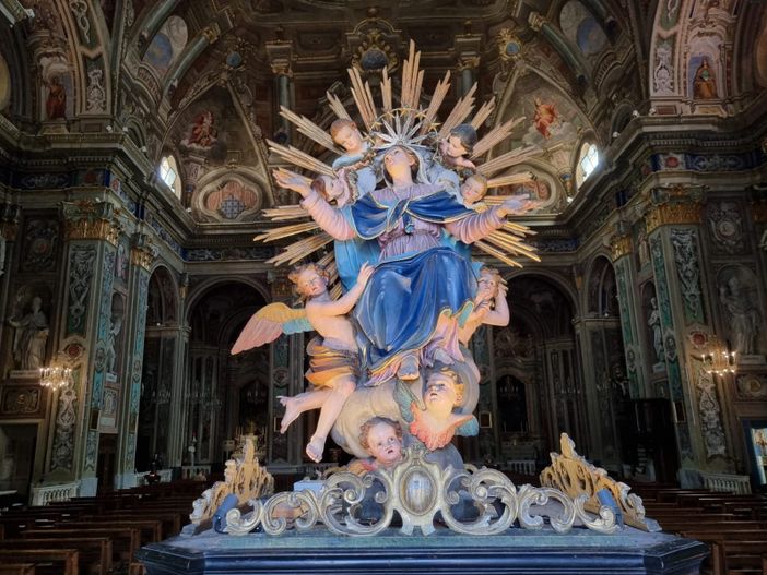 In foto la statua di Maria Vergine Assunta in cielo, esposta nella Basilica di San Nicolò, a Pietra Ligure (Savona) In foto la statua di Maria Vergine Assunta in cielo, esposta nella Basilica di San Nicolò, a Pietra Ligure (Savona)