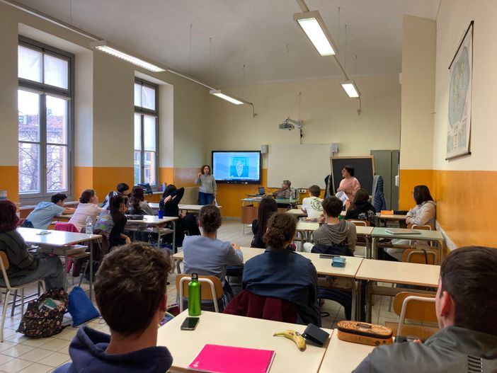 Cuneo, al Bonelli l'incontro tra gli studenti e "Mai+Sole"