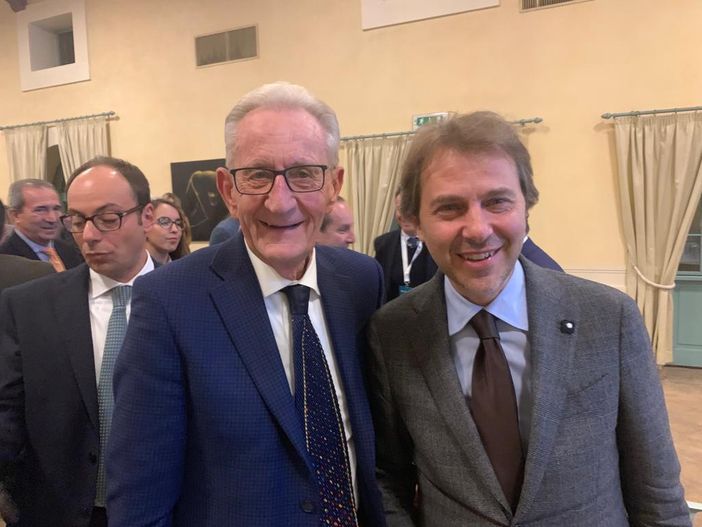 Il banchiere europeo e scrittore è oggi relatore al Glocal Economic Forum indetto dal gruppo ESG89 Il banchiere europeo e scrittore è oggi relatore al Glocal Economic Forum indetto dal gruppo ESG89