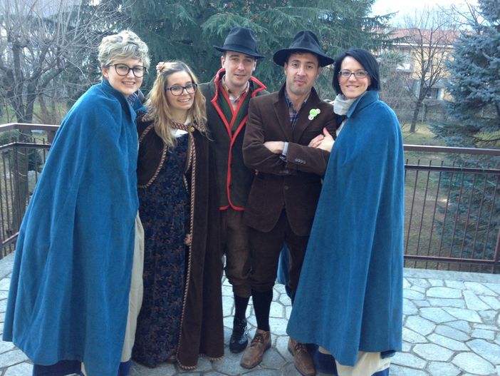 Le maschere Gian e Gin-a in visita alla Casa di riposo di Barge