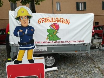 A Savigliano, i bambini "pompieri per un giorno" con Grisulandia