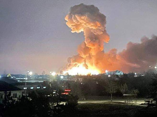 I primi bombardamenti russi in Ucraina