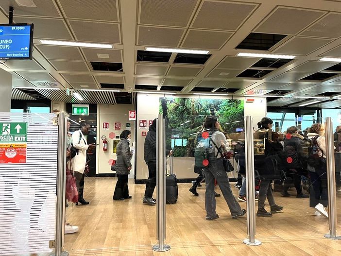 Passeggeri in partenza per Cuneo dallo scorso di Fiumicino