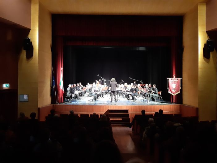 Un momento del concerto tenuto ieri al Teatro Politeama Boglione