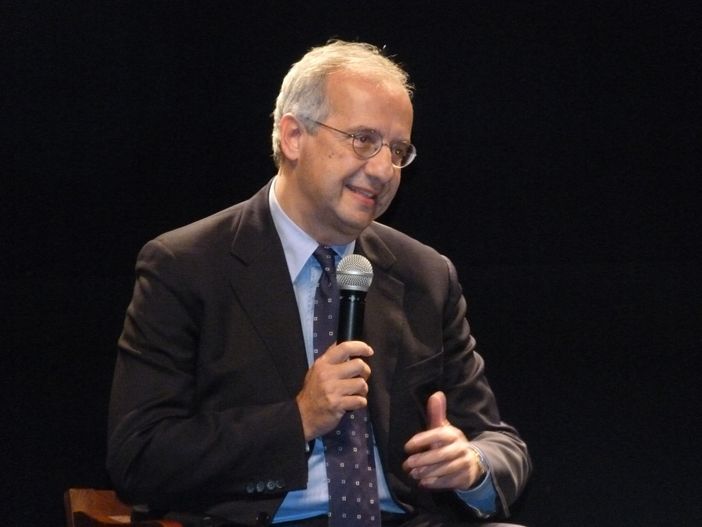 Walter Veltroni ad Alba. Fotoservizio Gisella Divino (© targatocn.it)