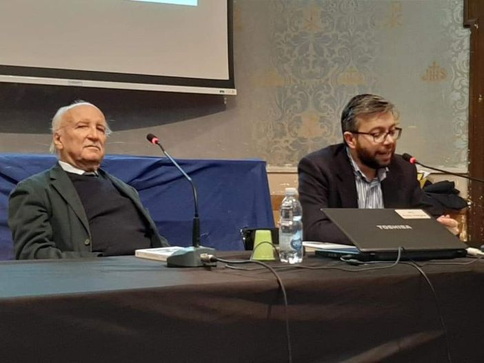 Un momento della lezione che Berbotto tenne all'UniTre di Bra lo scorso 22 gennaio