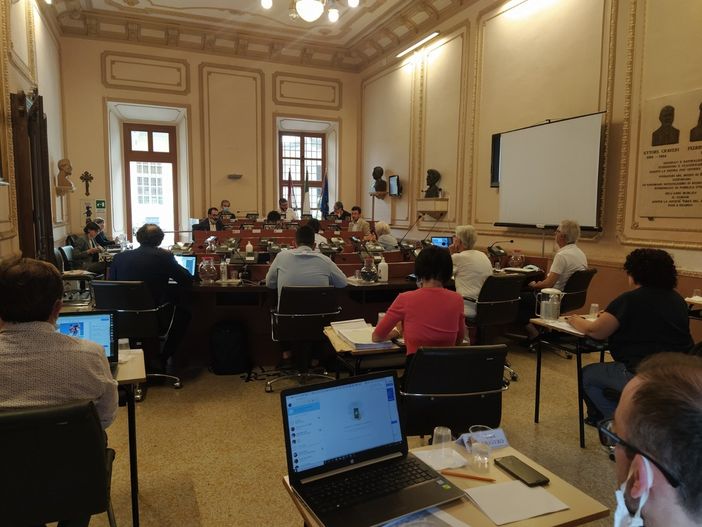 Un momento della seduta tenuta ieri in Sala Carando Un momento della seduta tenuta ieri in Sala Carando