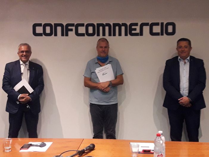 Confcommercio: nasce il Sindacato dei Librai e delle Librerie della provincia di Cuneo, presidente Paolo Robaldo Confcommercio: nasce il Sindacato dei Librai e delle Librerie della provincia di Cuneo, presidente Paolo Robaldo