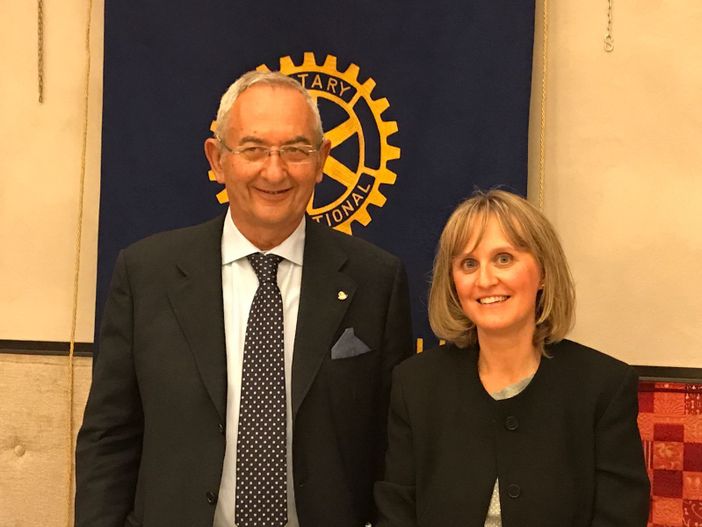 Andrea Galleanoo, presidente del Rotary Saluzzo e Elisabetta Fissore, avvocato del Tribunale ecclesiastico del Piemonte Andrea Galleanoo, presidente del Rotary Saluzzo e Elisabetta Fissore, avvocato del Tribunale ecclesiastico del Piemonte