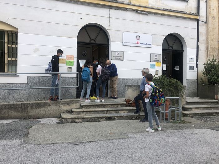 Ritorno sui banchi anche per gli oltre 900 studenti dell’Arimondi Eula di Savigliano (FOTO E VIDEO)