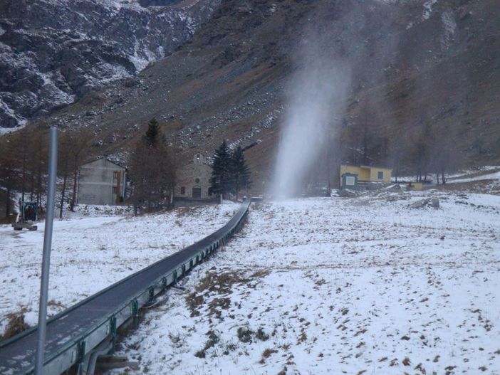 Il cannone sparaneve con il tapis roulant di Pian della Regina