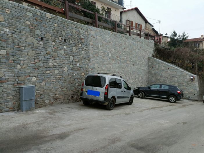 Costigliole, lavori e posti auto nel borgo medioevale