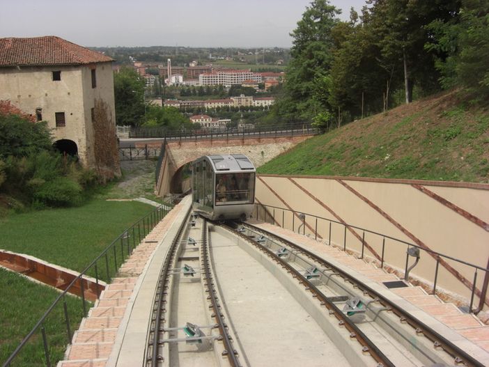 "Orari più estesi e biglietto andata/ritorno": come i monregalesi sognano la funicolare "Orari più estesi e biglietto andata/ritorno": come i monregalesi sognano la funicolare