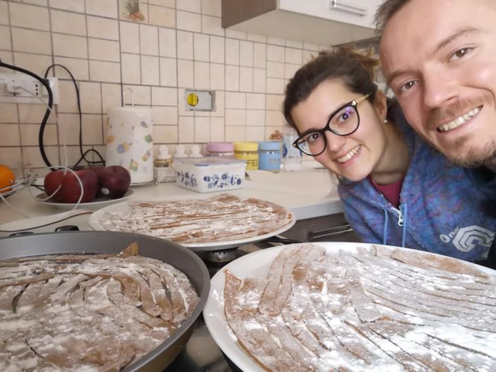 Coronavirus: tutti a casa e la gente riscopre il piacere di stare insieme… ai fornelli Coronavirus: tutti a casa e la gente riscopre il piacere di stare insieme… ai fornelli