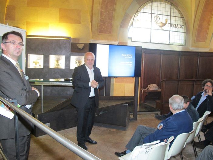 Il sindaco di Alba alla riconsegna della pala d'altare San Bovo