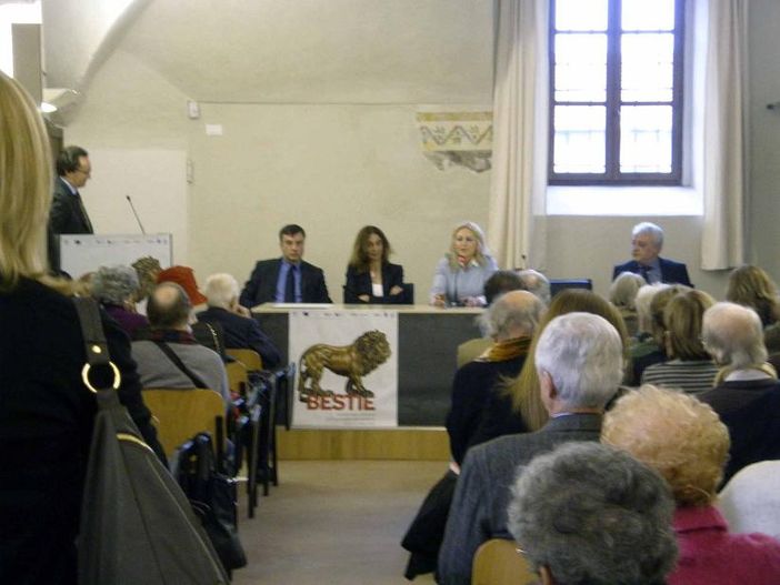 L'inaugurazione della mostra al Filatoio (© targatocn.it)