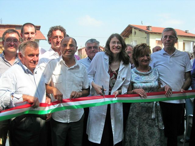 L'inaugurazione della parafarmacia L'inaugurazione della parafarmacia
