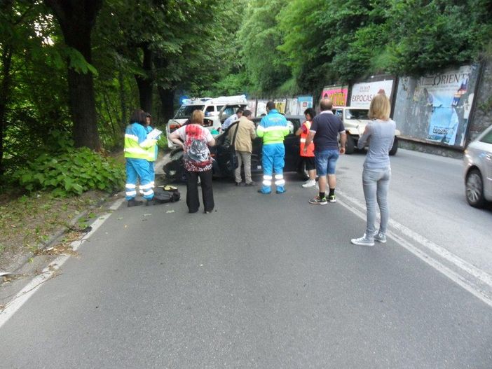 Incidente stradale a Cuneo: l'uomo alla guida era ubriaco