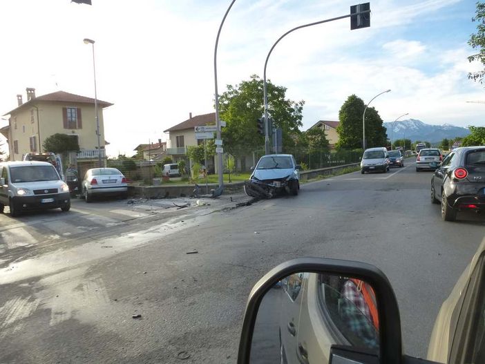 Piccolo incidente questa mattina a Caraglio