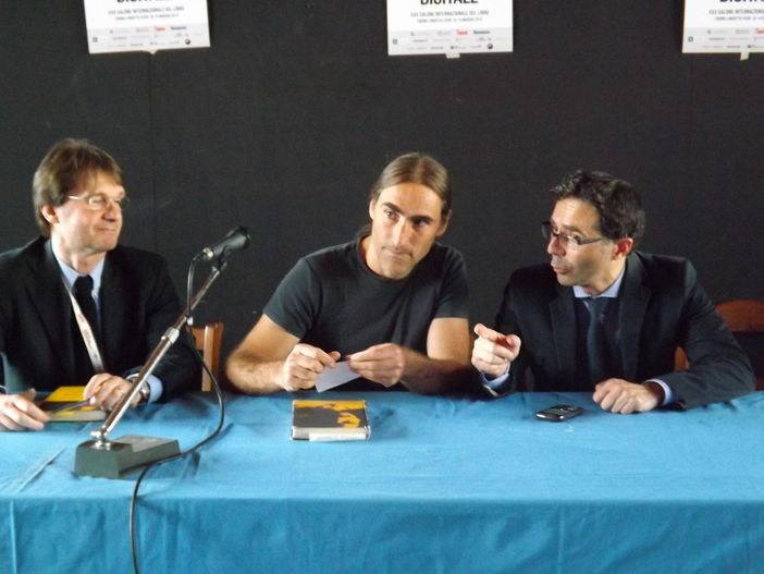 Folco Terzani nel carcere di Saluzzo ha raccontato ai detenuti il suo pellegrinaggio interiore in India