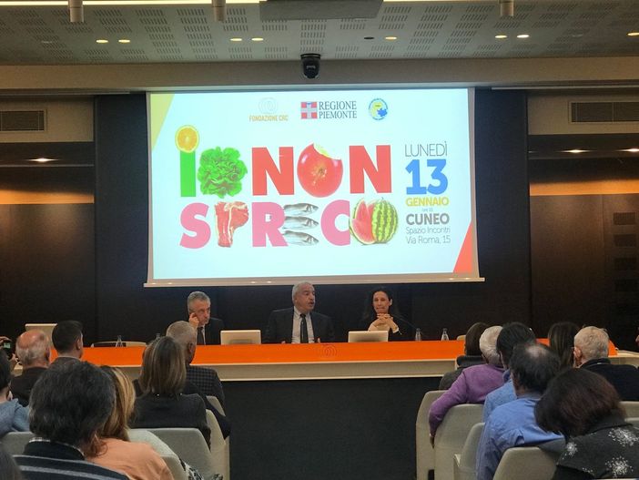 450mila tonnellate di cibo sprecato in Piemonte nel 2018: famiglie responsabili per il 47% 450mila tonnellate di cibo sprecato in Piemonte nel 2018: famiglie responsabili per il 47%