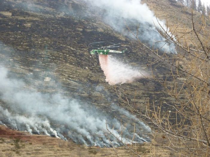 Un elicottero in azione a Briga Alta